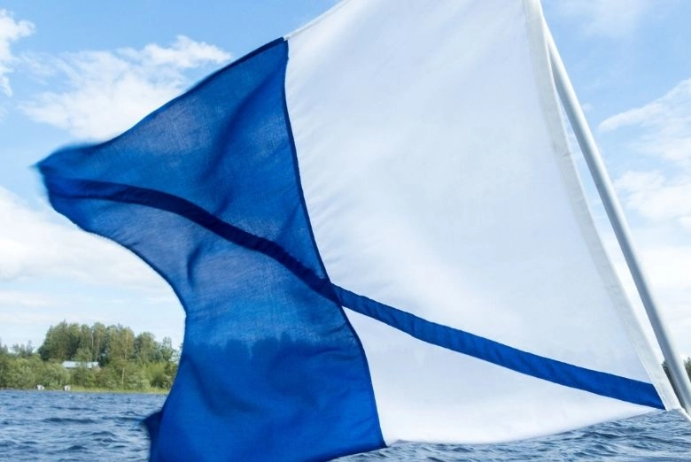 two types of diver down flags